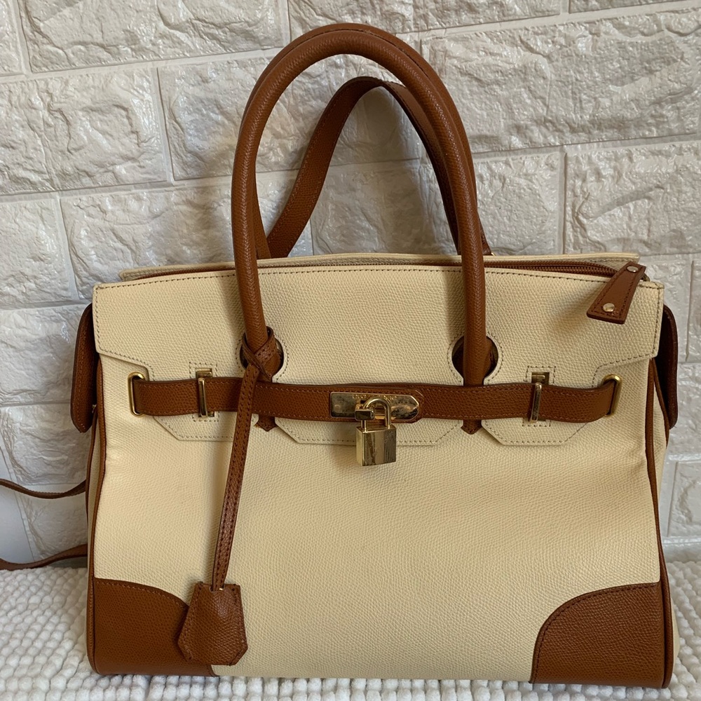 DI GREGORIO Hand bag.